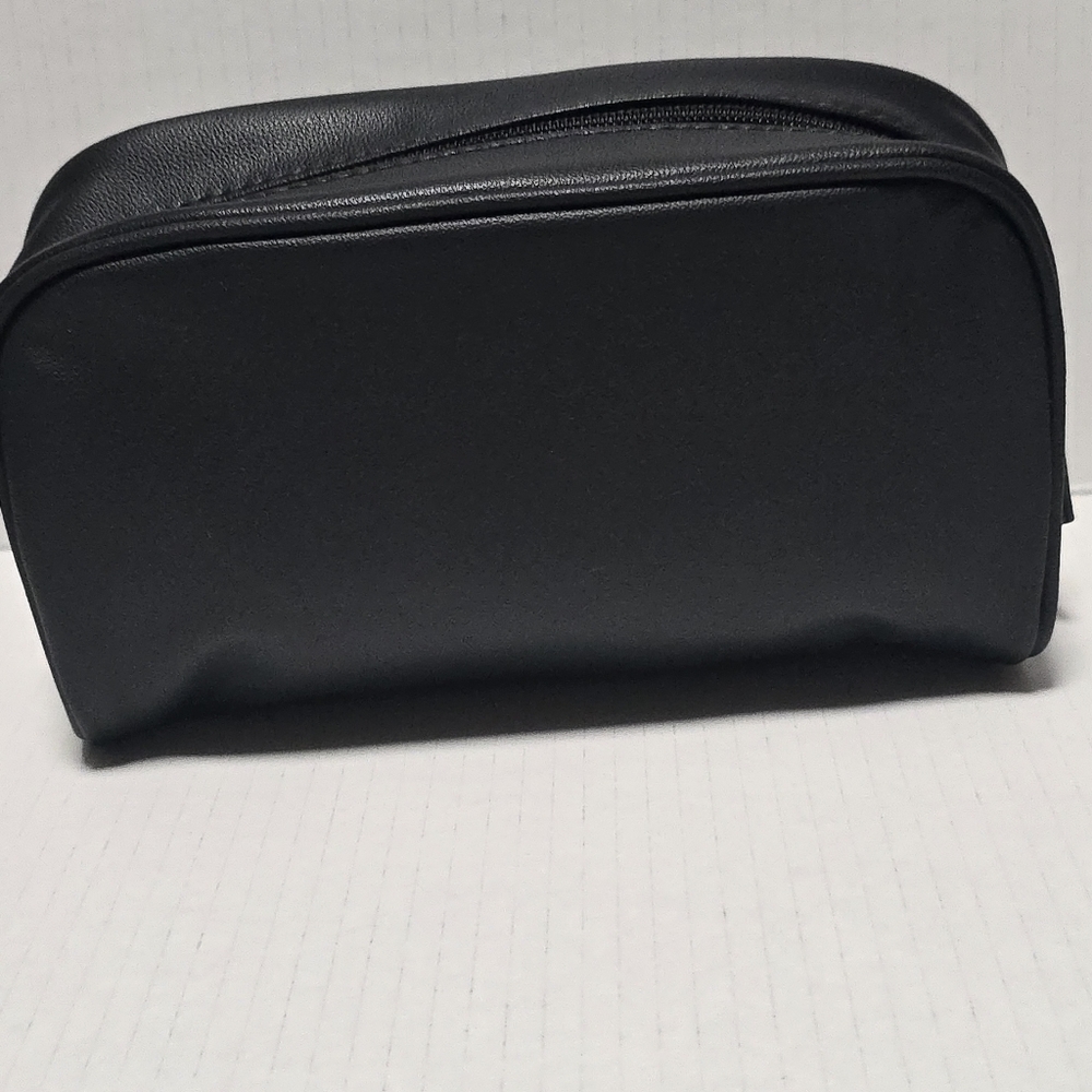 Yves Saint Laurent Y Set - New - Picture 10 of 16